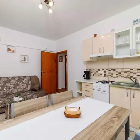 Apartman One-bedroom In Xviii *