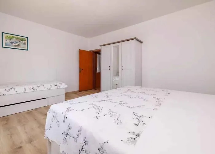 One-bedroom In Xviii *